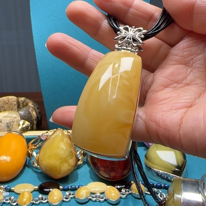 琥珀未镶嵌颈饰波兰设计款琥珀蜜蜡