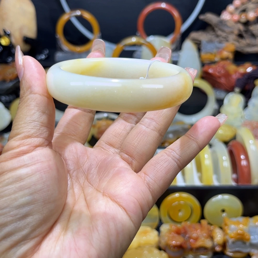 石英质玉（黄龙玉）未镶嵌手镯