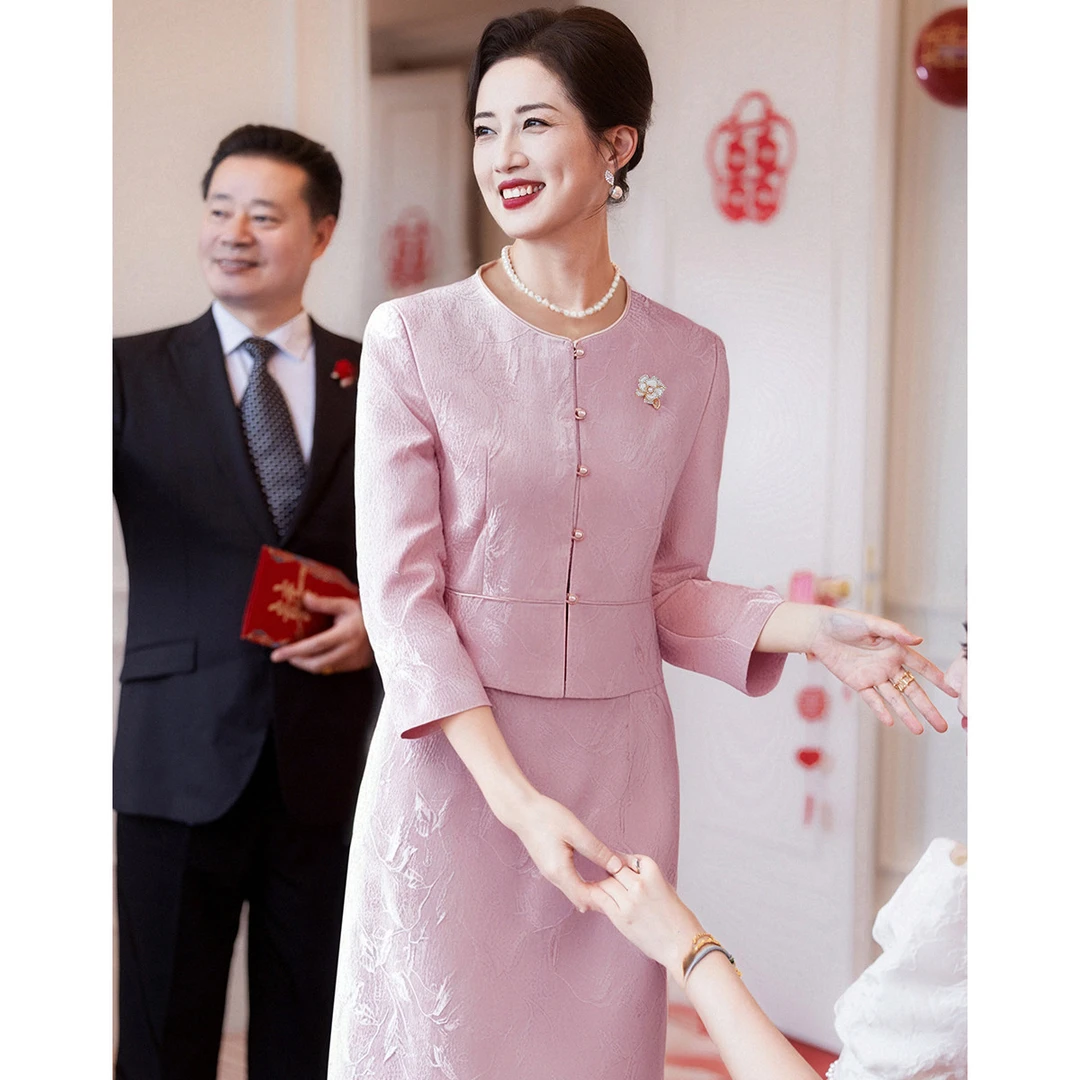 10月份高端喜婆婆婚宴装两件套礼服2025新款高贵年轻妈妈婚礼裙子