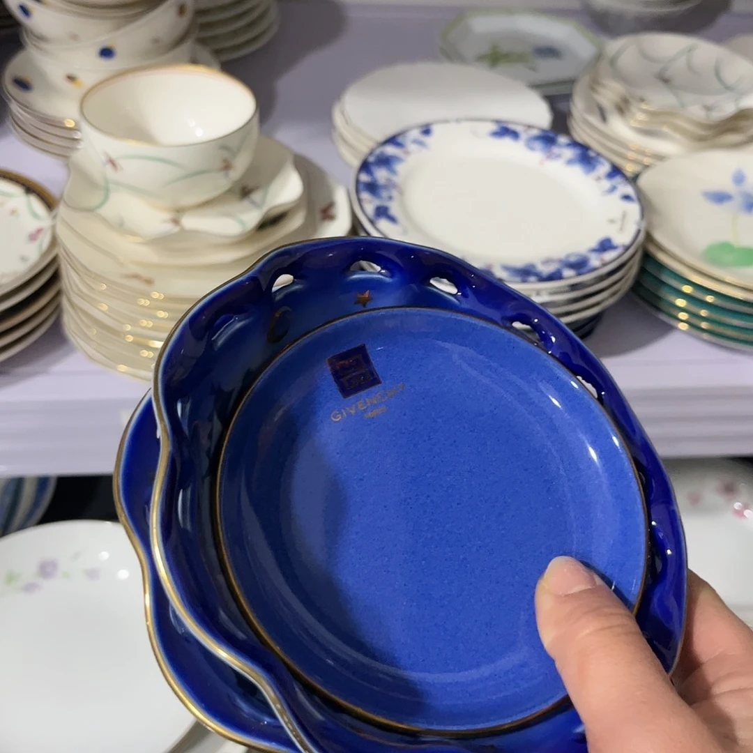 瓷片?****是啊好可爱好帅呜呜太