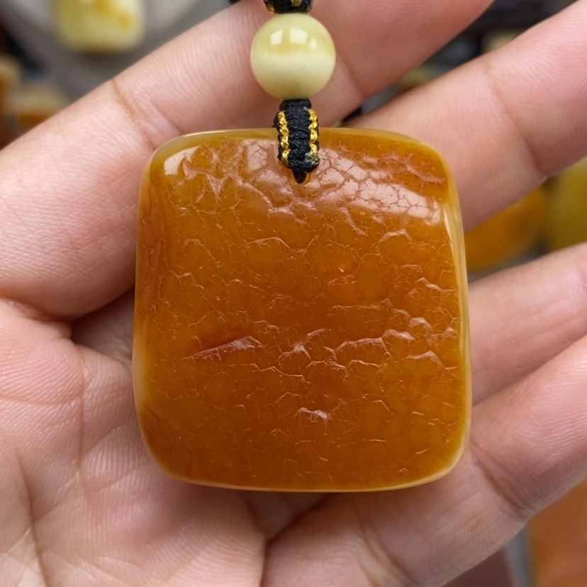 【闪购商品】琥珀颈饰未镶嵌