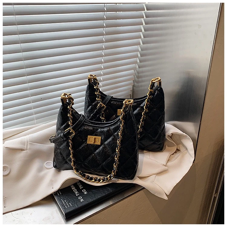 小香风流浪包包高级感菱格单肩斜挎包气质百搭腋下包