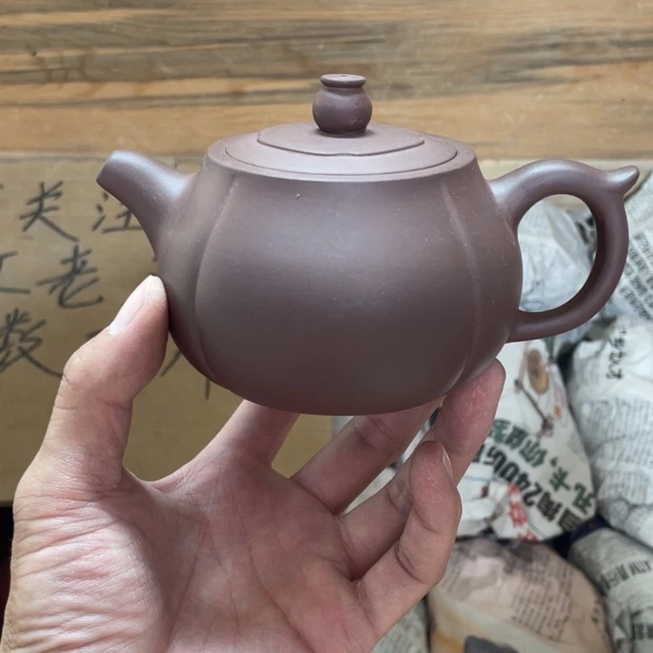 茶壶紫砂老厂紫砂壶一件。