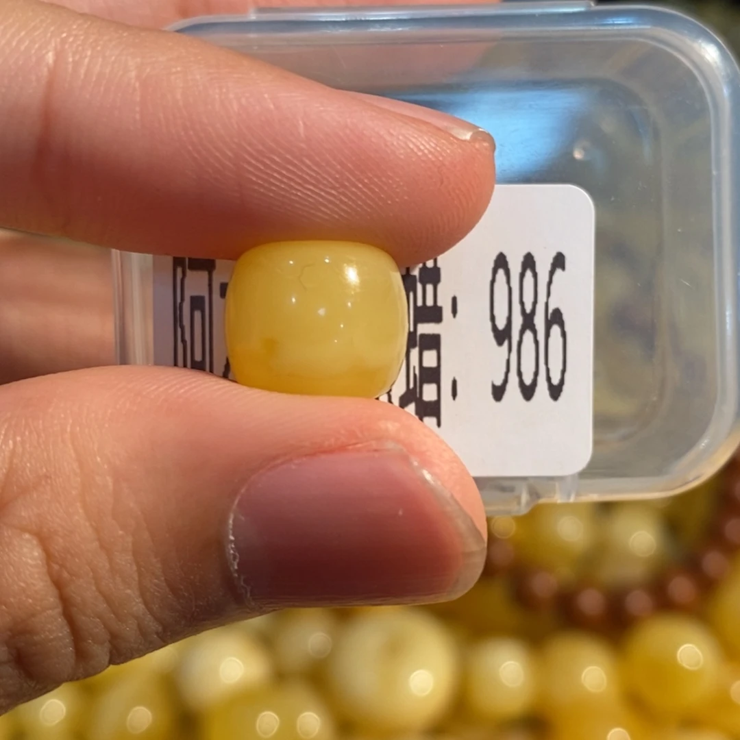 琥珀未镶嵌珠宝奇石986