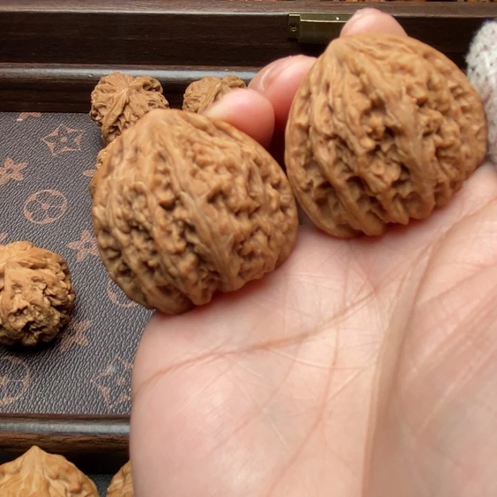 M***m吊坠文玩核桃密纹37全