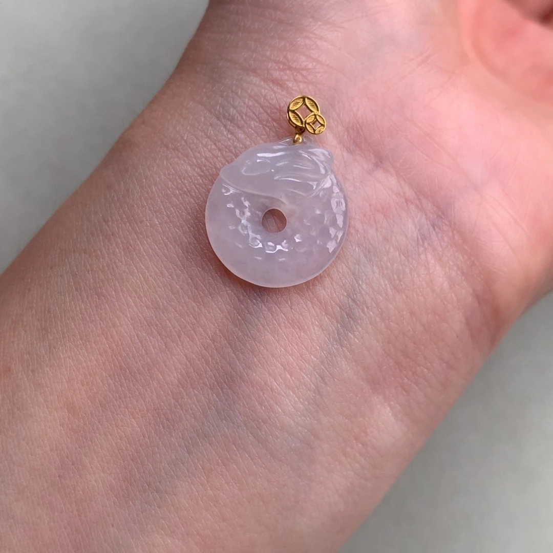 草***魏翡翠18K金镶嵌颈饰龙扣