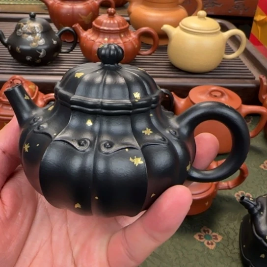 宜兴紫砂容天焐灰洒金