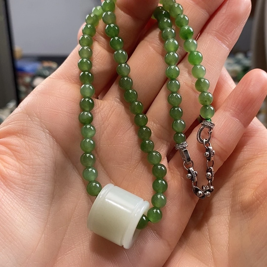 颈饰未镶嵌和田玉