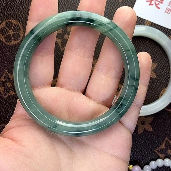 翡翠未镶嵌挂件51.5