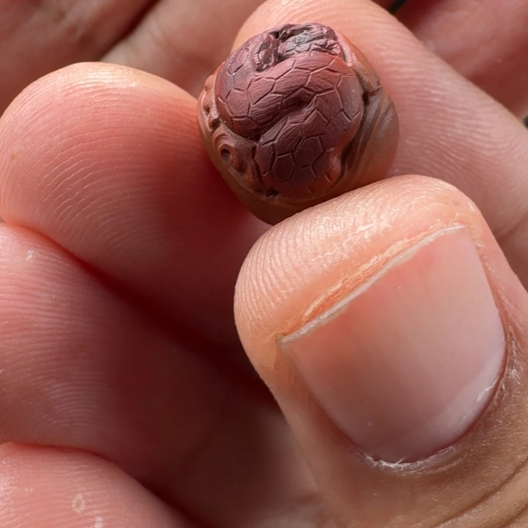 南红玛瑙包浆雕刻蟒蛇12.9mm未镶嵌@**生