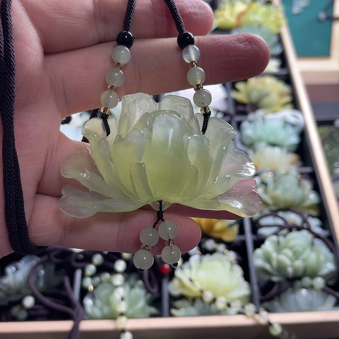 宝***碗蛇纹石玉未镶嵌颈饰