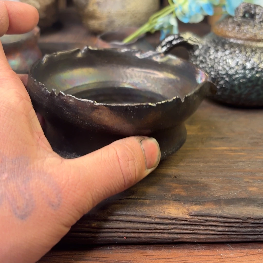 菲***）荥经黑砂公道杯一只