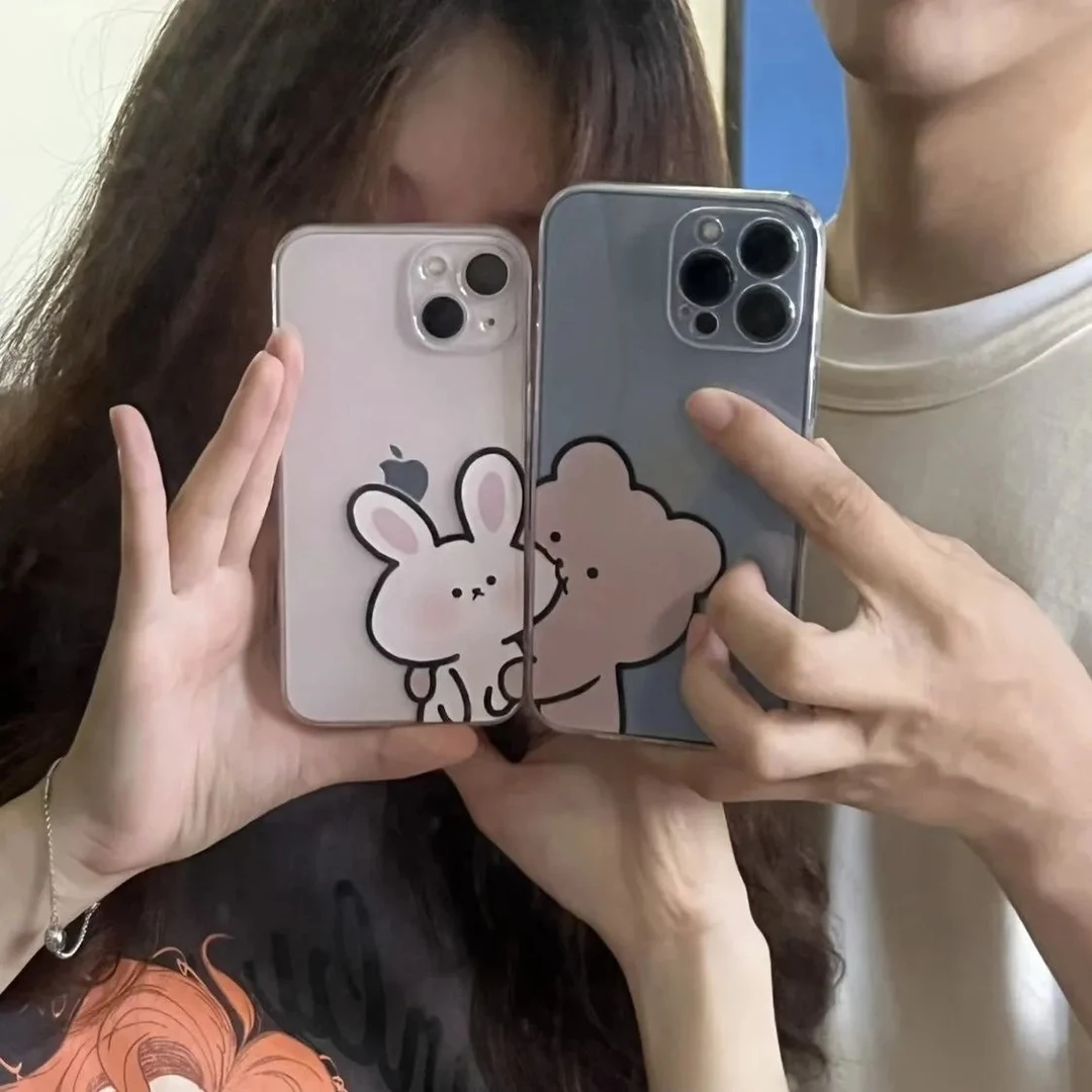 咬脸熊兔情侣适用iphone17苹果16手机壳小米OPPO华为VIVO荣耀一加