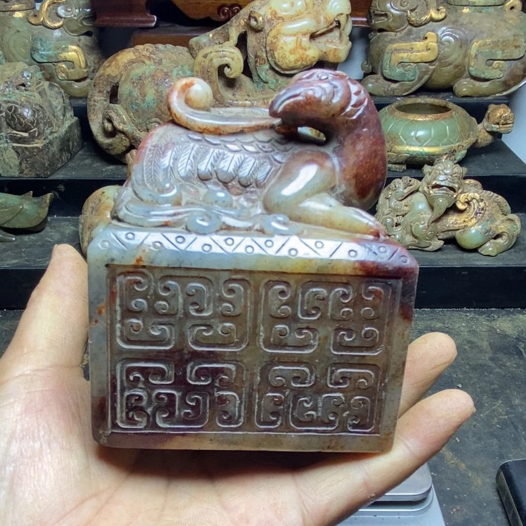和田玉未镶嵌把件虎**下