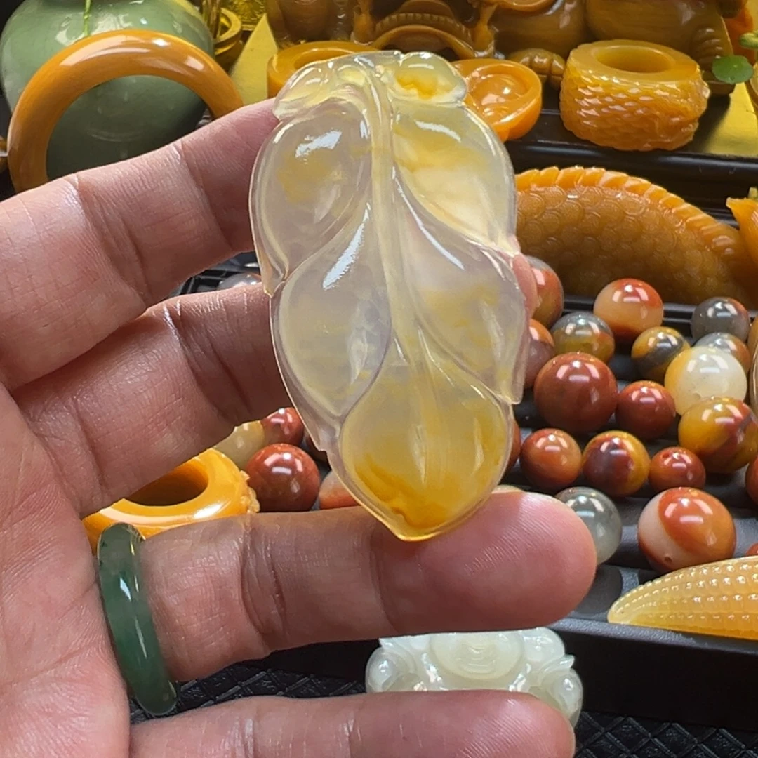 石英质玉未镶嵌颈饰