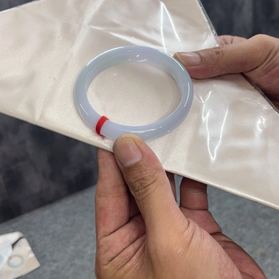 未镶嵌手镯翡翠青*案未镶嵌翡翠