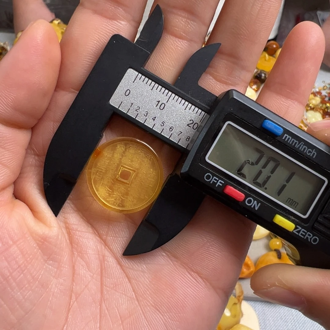 琥珀未镶嵌裸石琥珀