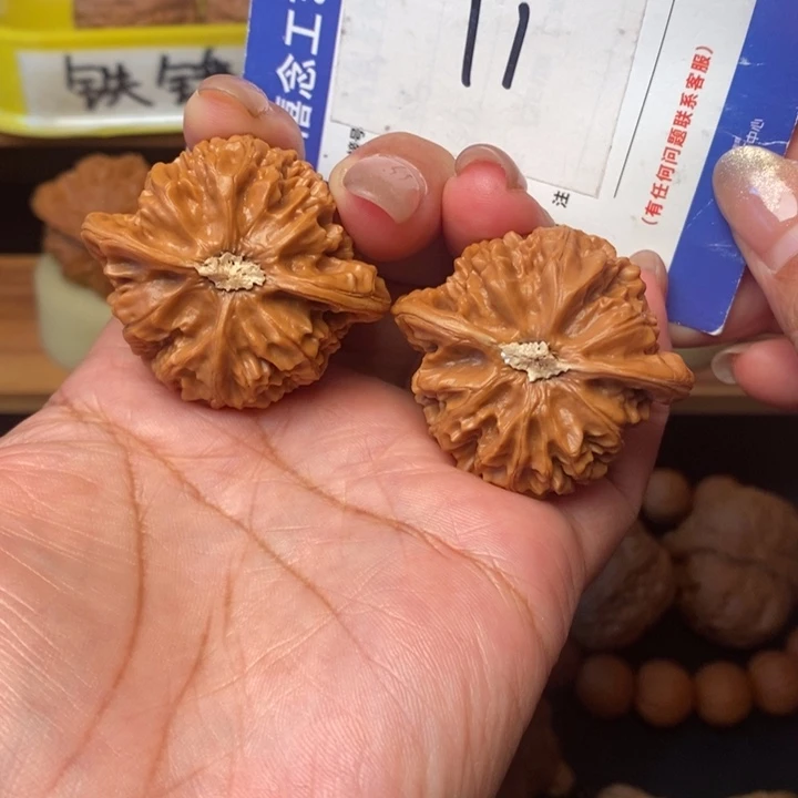 文玩核桃吊坠42全品宫灯