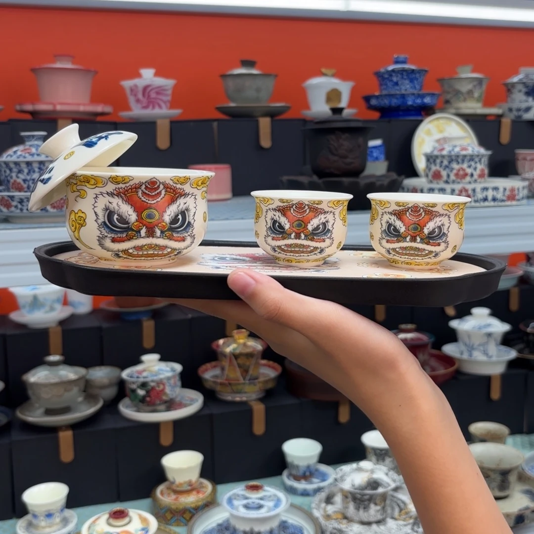 茶具是指由两块金属做成成