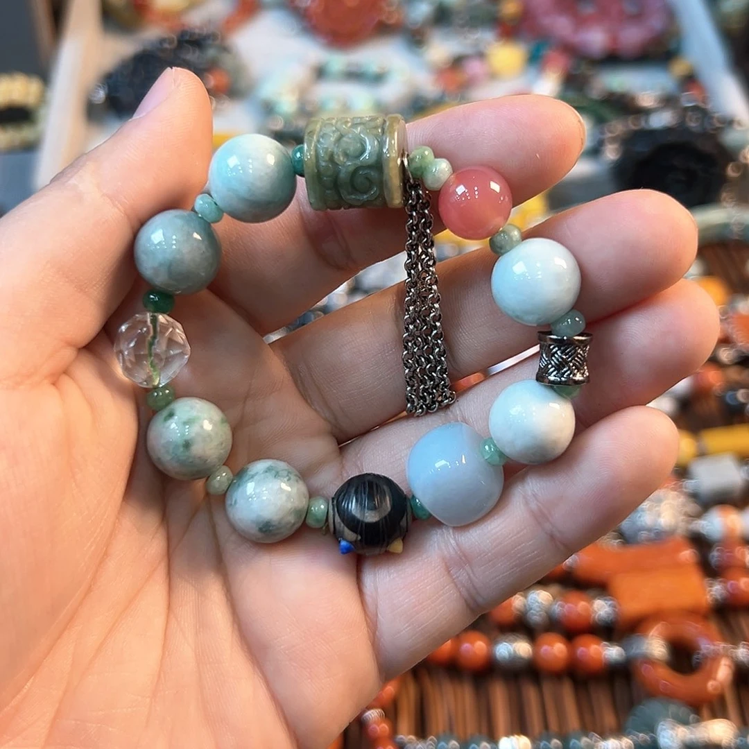 翡翠颈饰未镶嵌手串