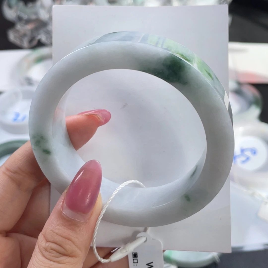 定制翡翠未镶嵌翡翠手镯基地质检发货
