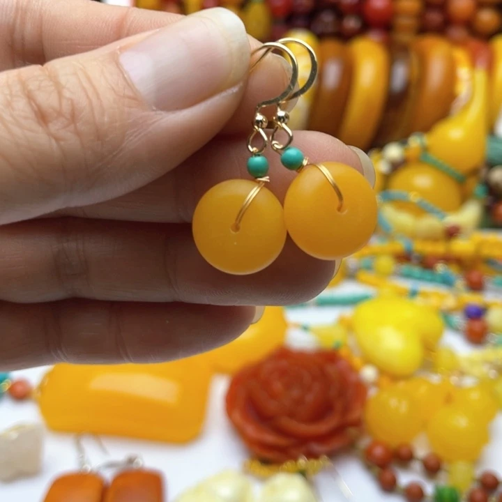 树脂制品14号扣子耳坠