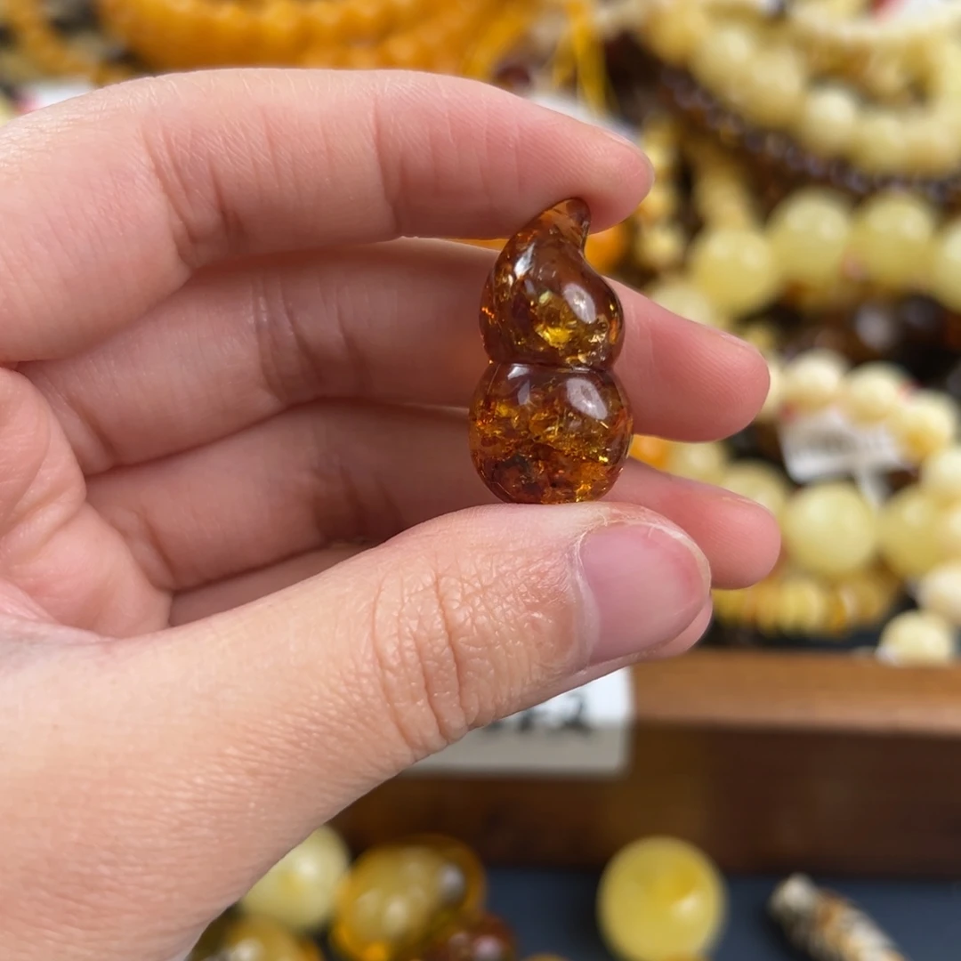 琥珀未镶嵌珠宝奇石