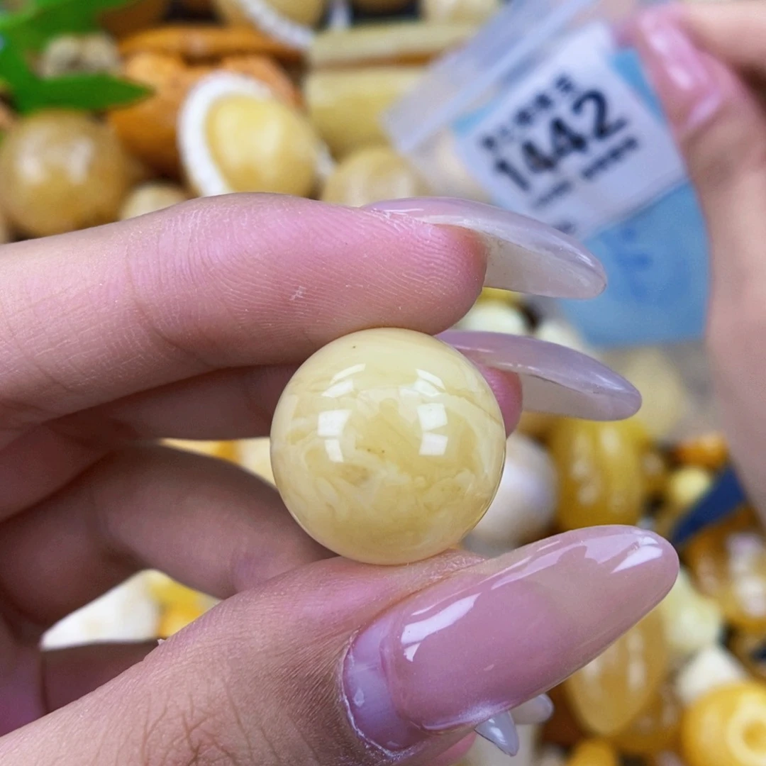 未镶嵌琥珀珠宝奇石17.3 粉