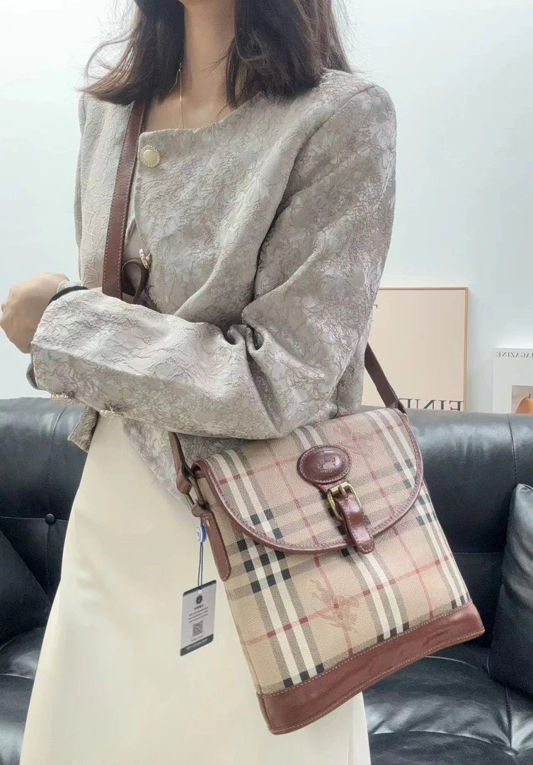 95新 BURBERRY/博柏利 全原战马格纹斜挎包/秋境 09517