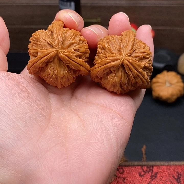 夏***生文玩核桃把件白奔
