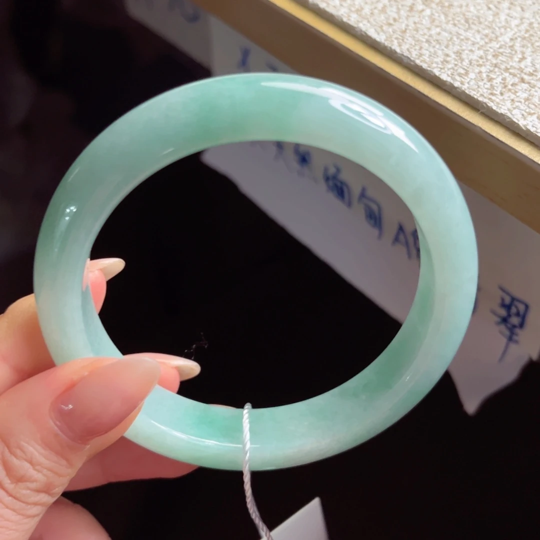 翡翠未镶嵌手镯手镯