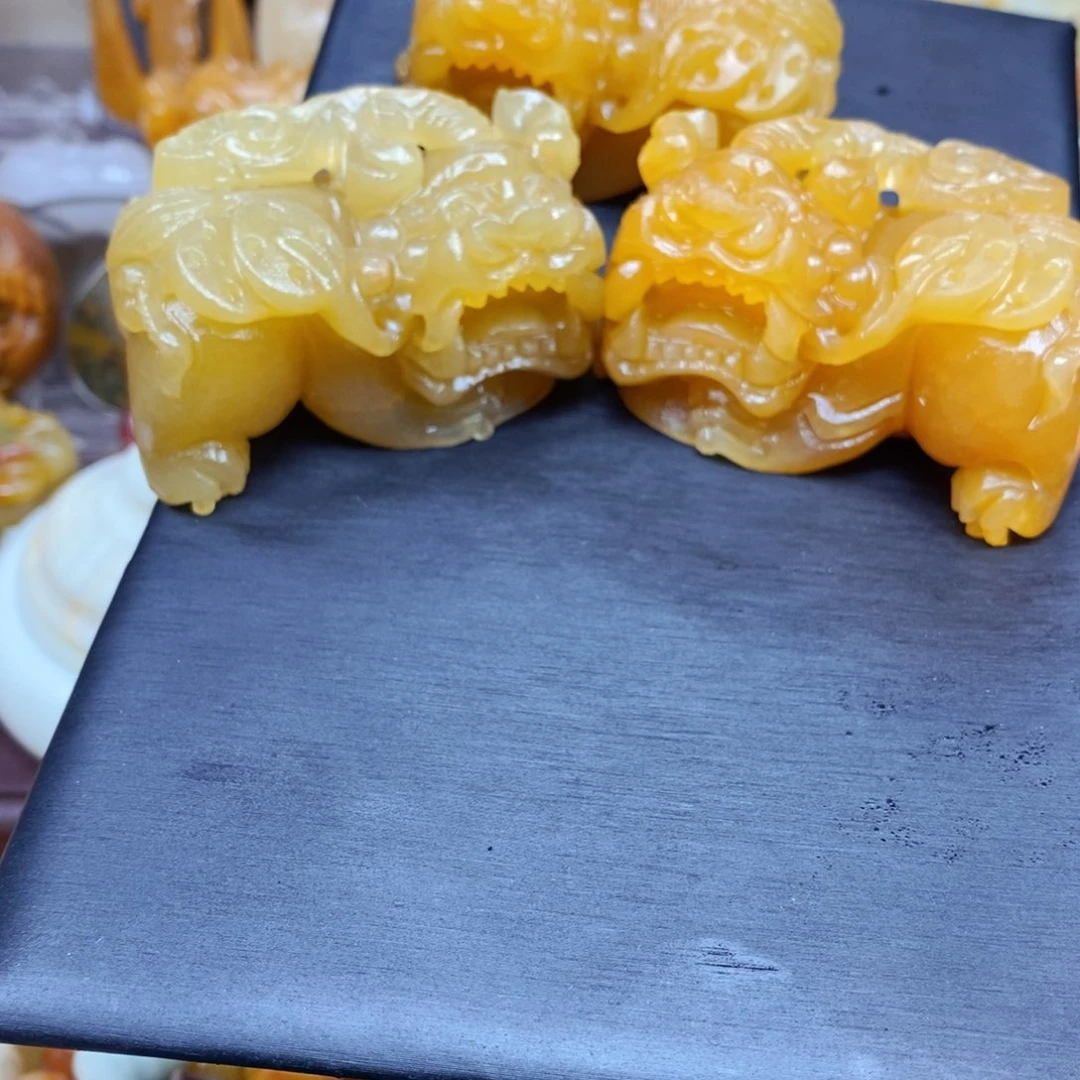 石英质玉（黄龙玉）颈饰未镶嵌