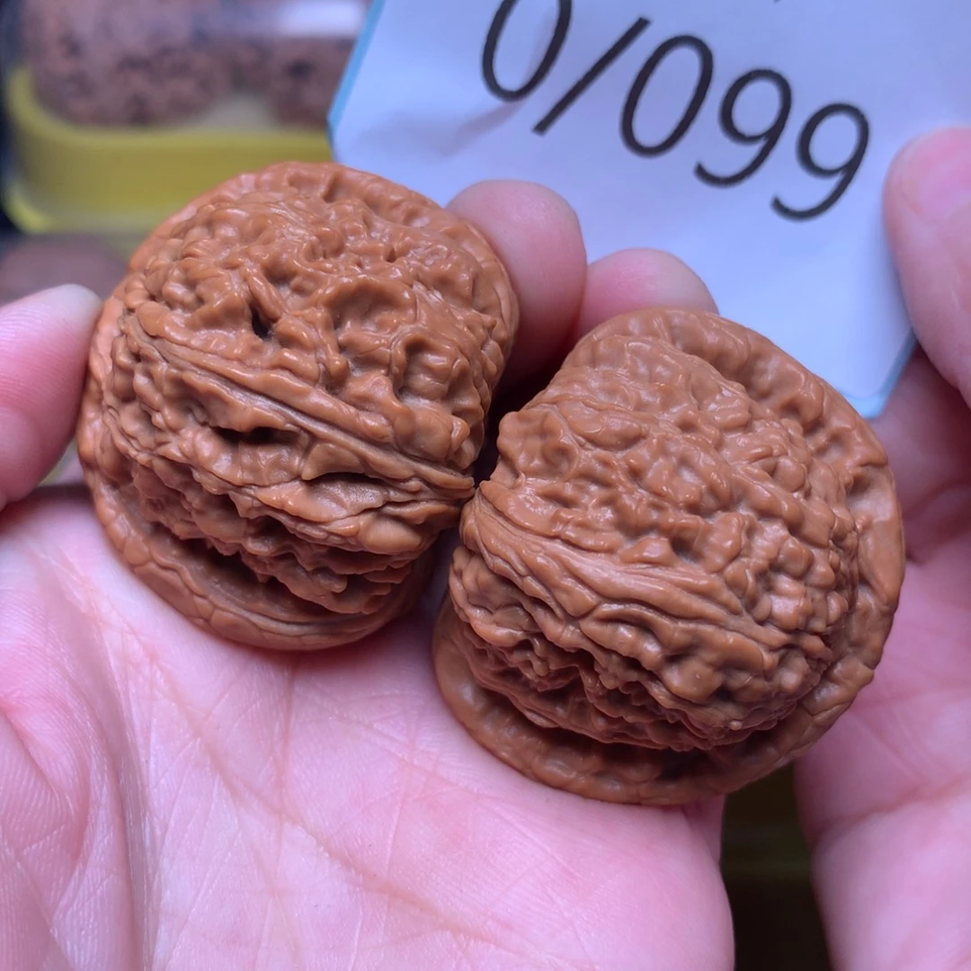 文玩核桃把件红皮球白41