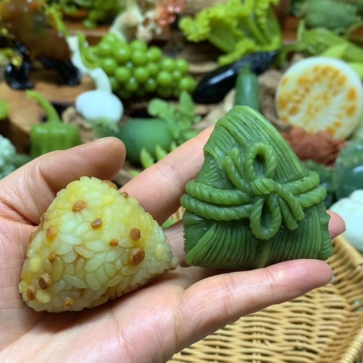蛇纹石玉未镶嵌摆件钢****爷