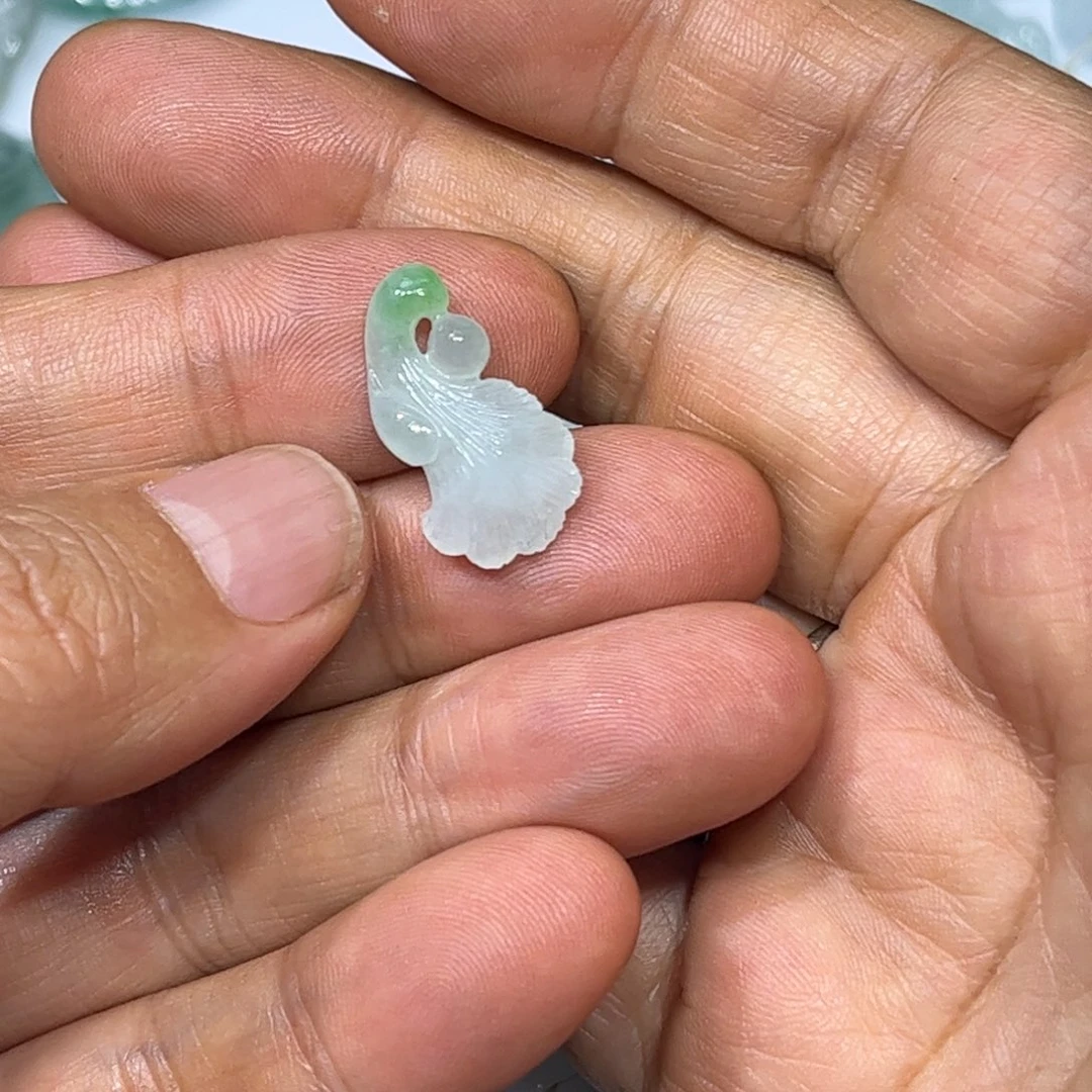 定制翡翠未镶嵌银杏叶