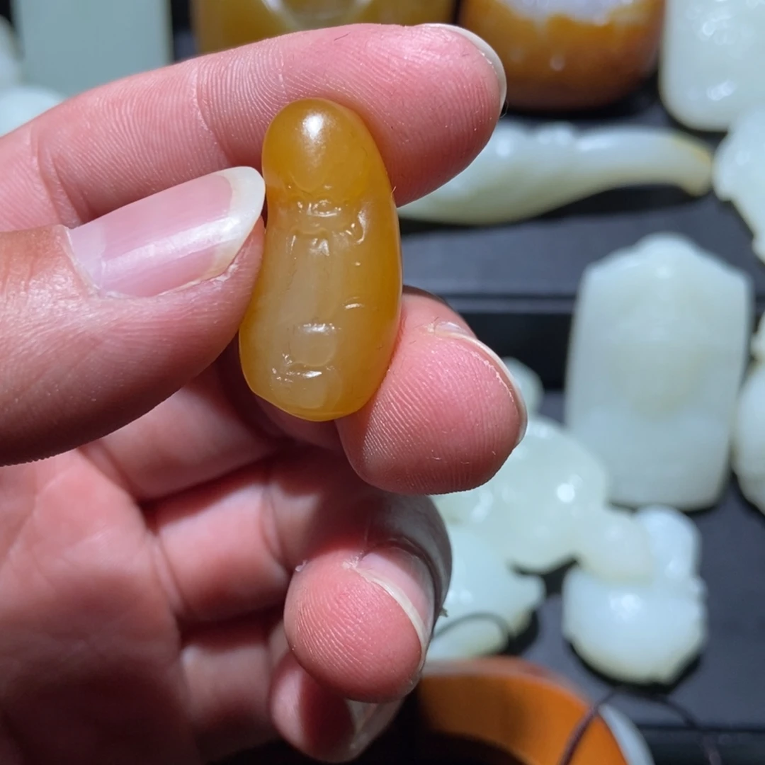 梦***6和田玉未镶嵌颈饰