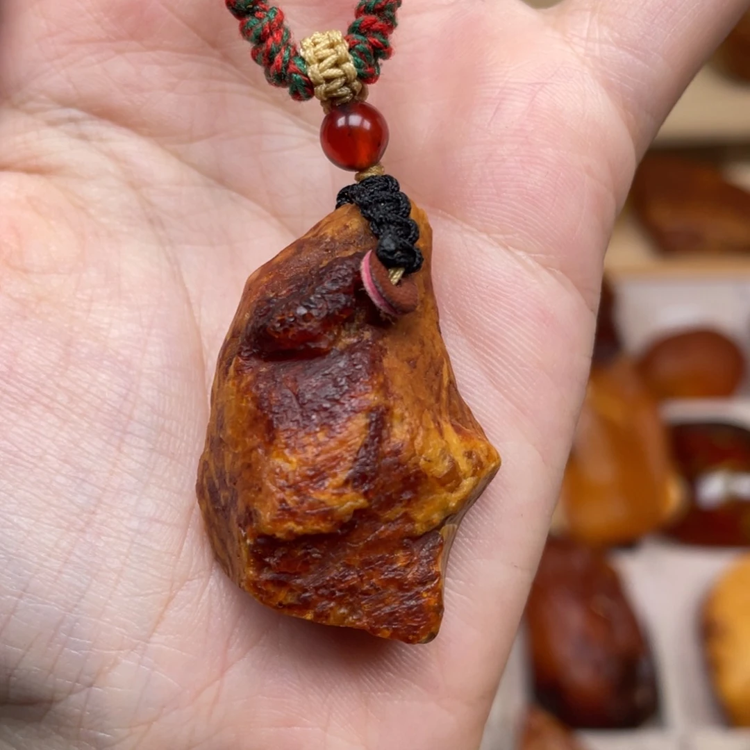 未镶嵌琥珀珠宝奇石