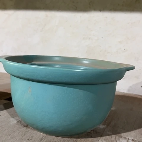 微瑕，明火，口径22，高12拖釉无盖淡蓝色