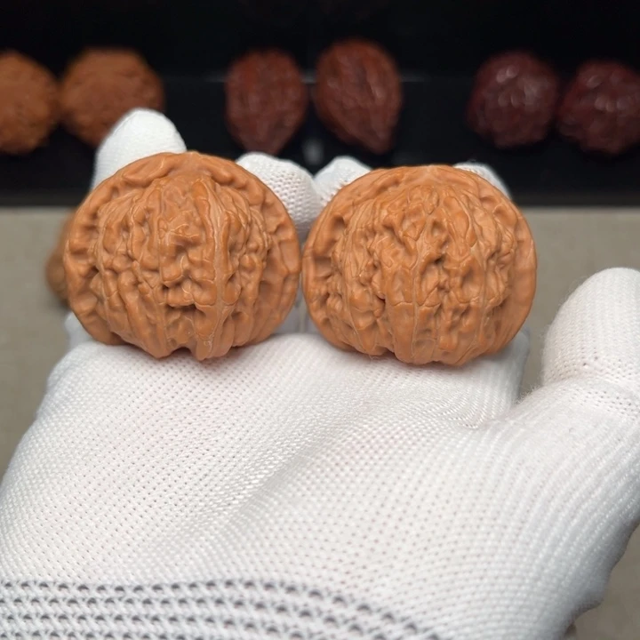 文玩核桃把件闷白