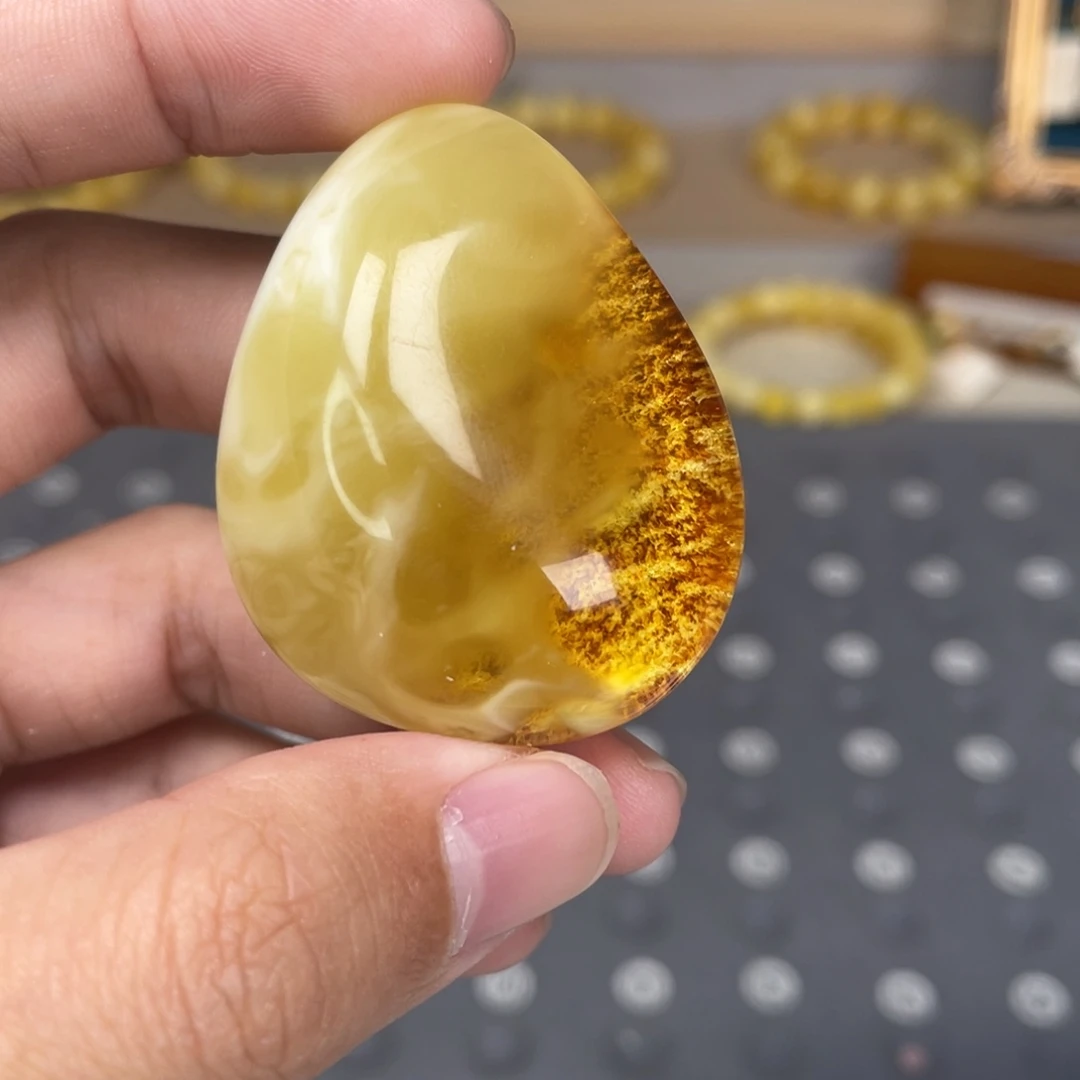 琥珀未镶嵌裸石85号