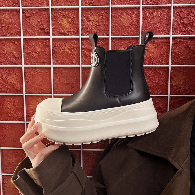 厚底增高圆头马丁靴松糕短靴子网红时尚休闲内增高一脚蹬马丁靴