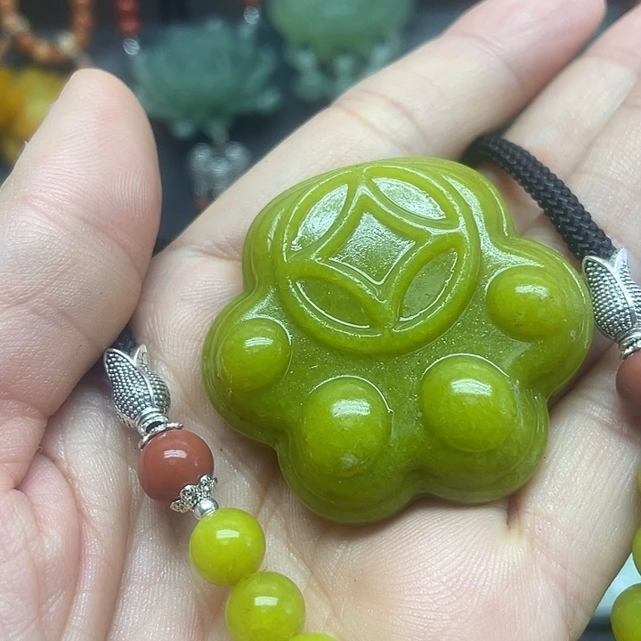 未镶嵌蛇纹石玉颈饰