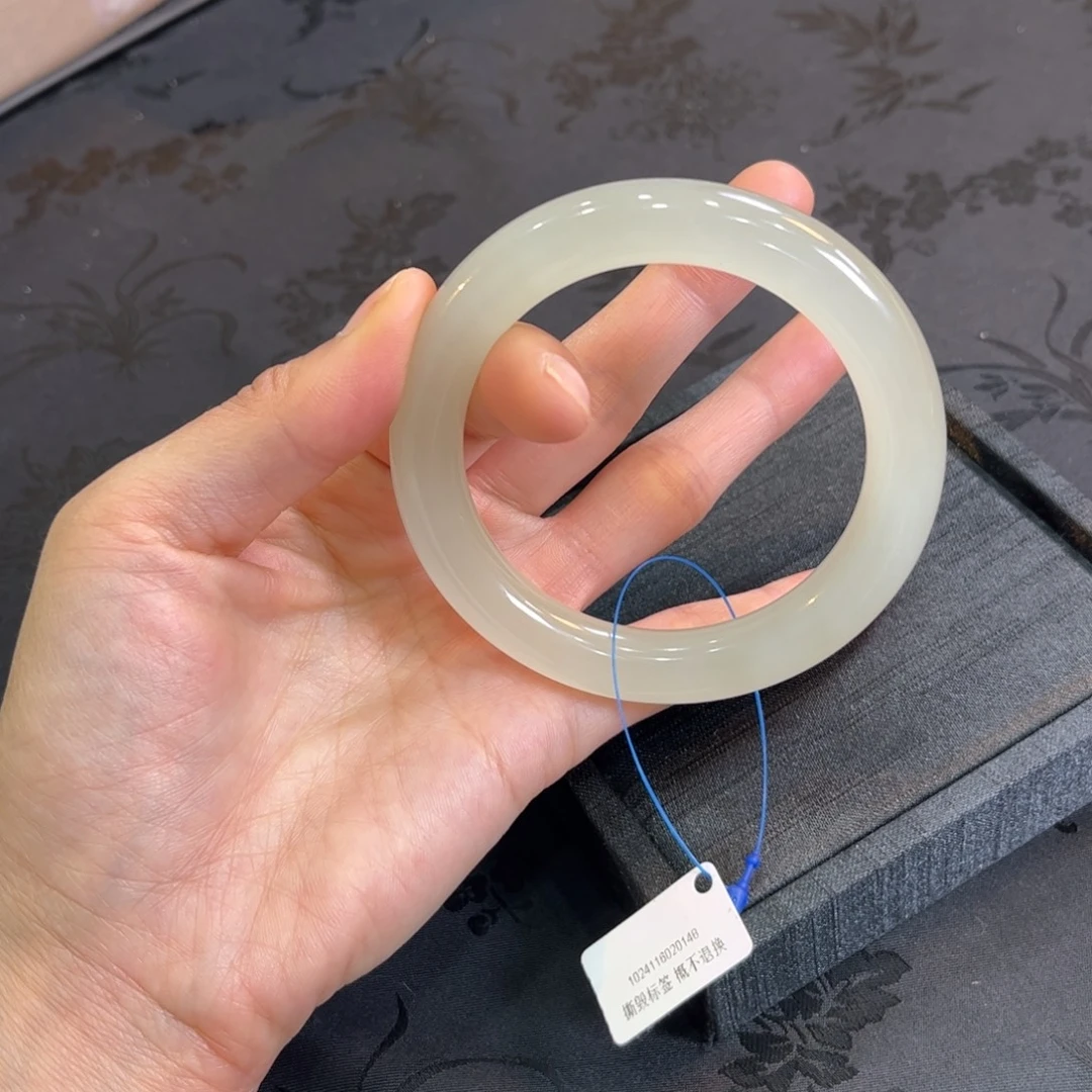 和田玉未镶嵌手镯55 56