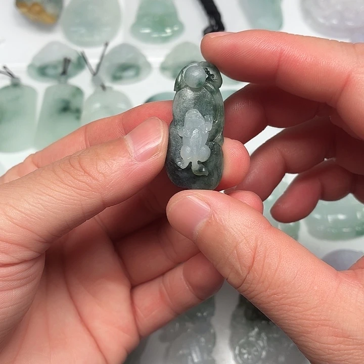 定制翡翠未镶嵌花件