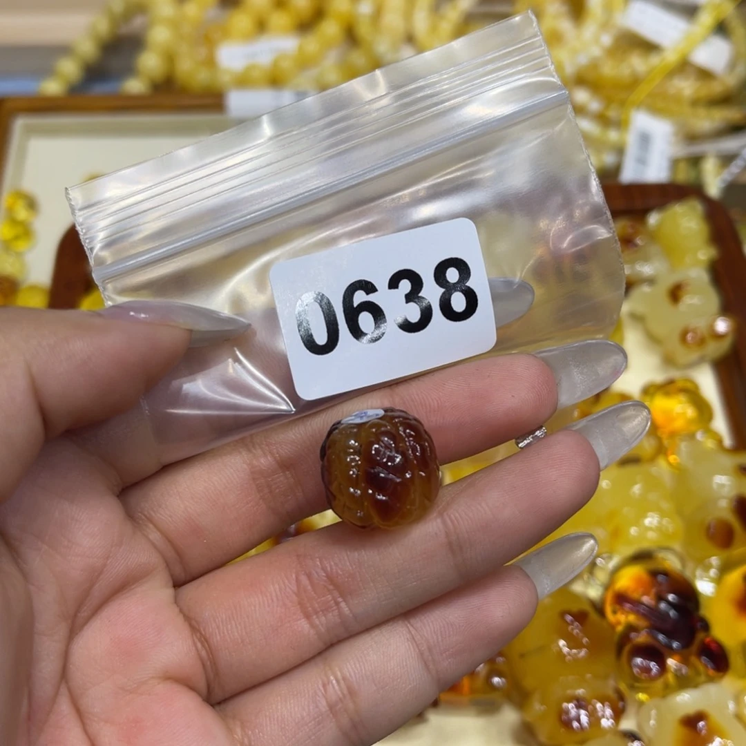 琥珀珠宝奇石未镶嵌元**子