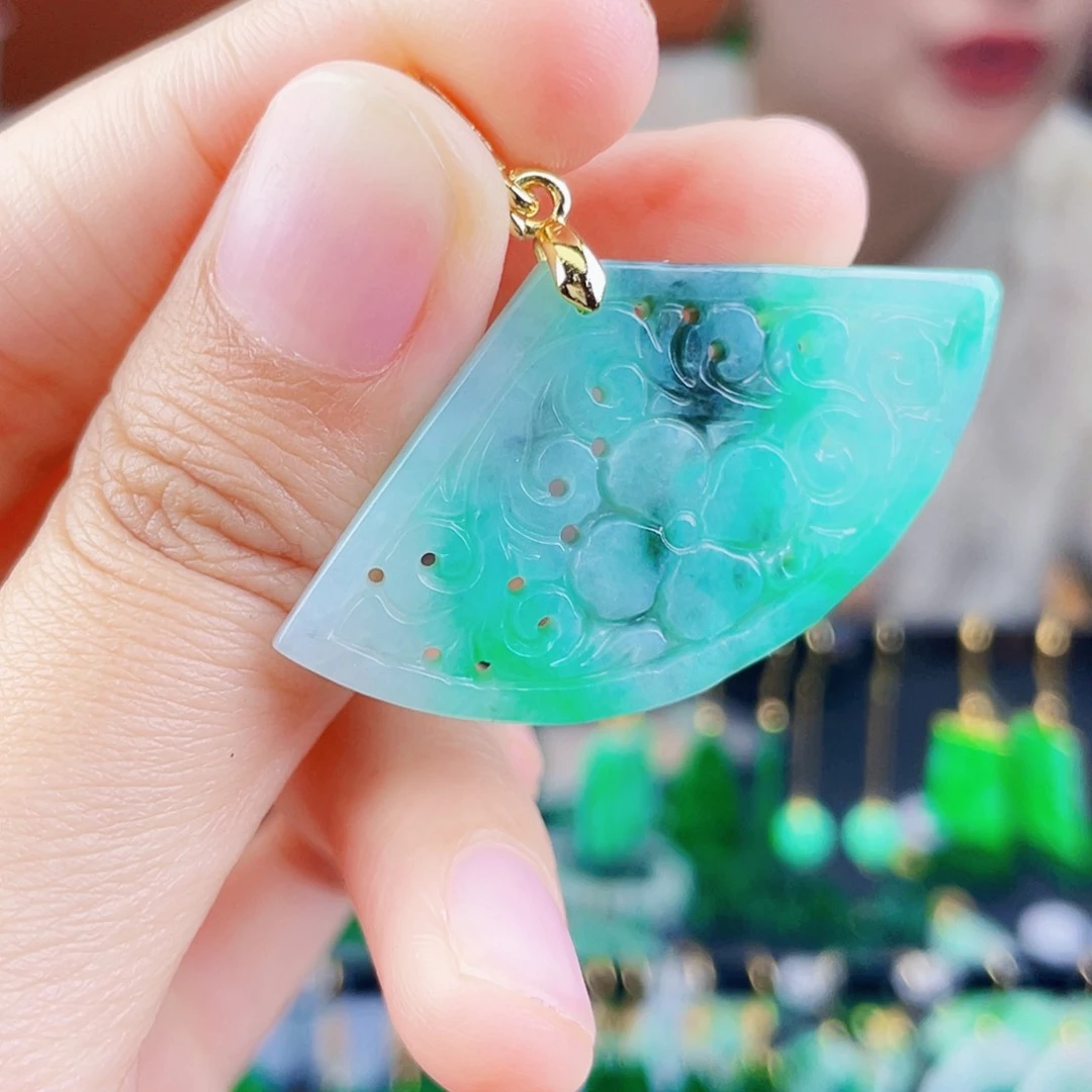 翡翠未镶嵌颈饰饰品