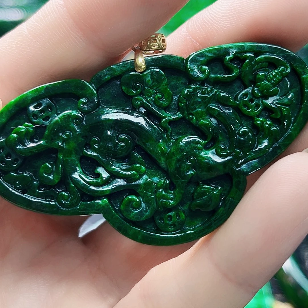 颈饰18K金镶嵌翡翠