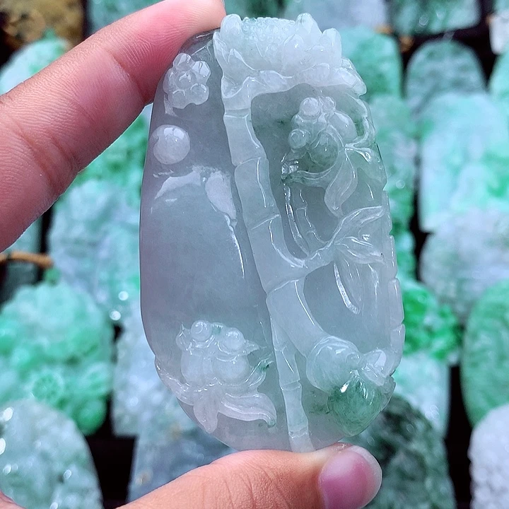 吊坠(不含链)未镶嵌翡翠