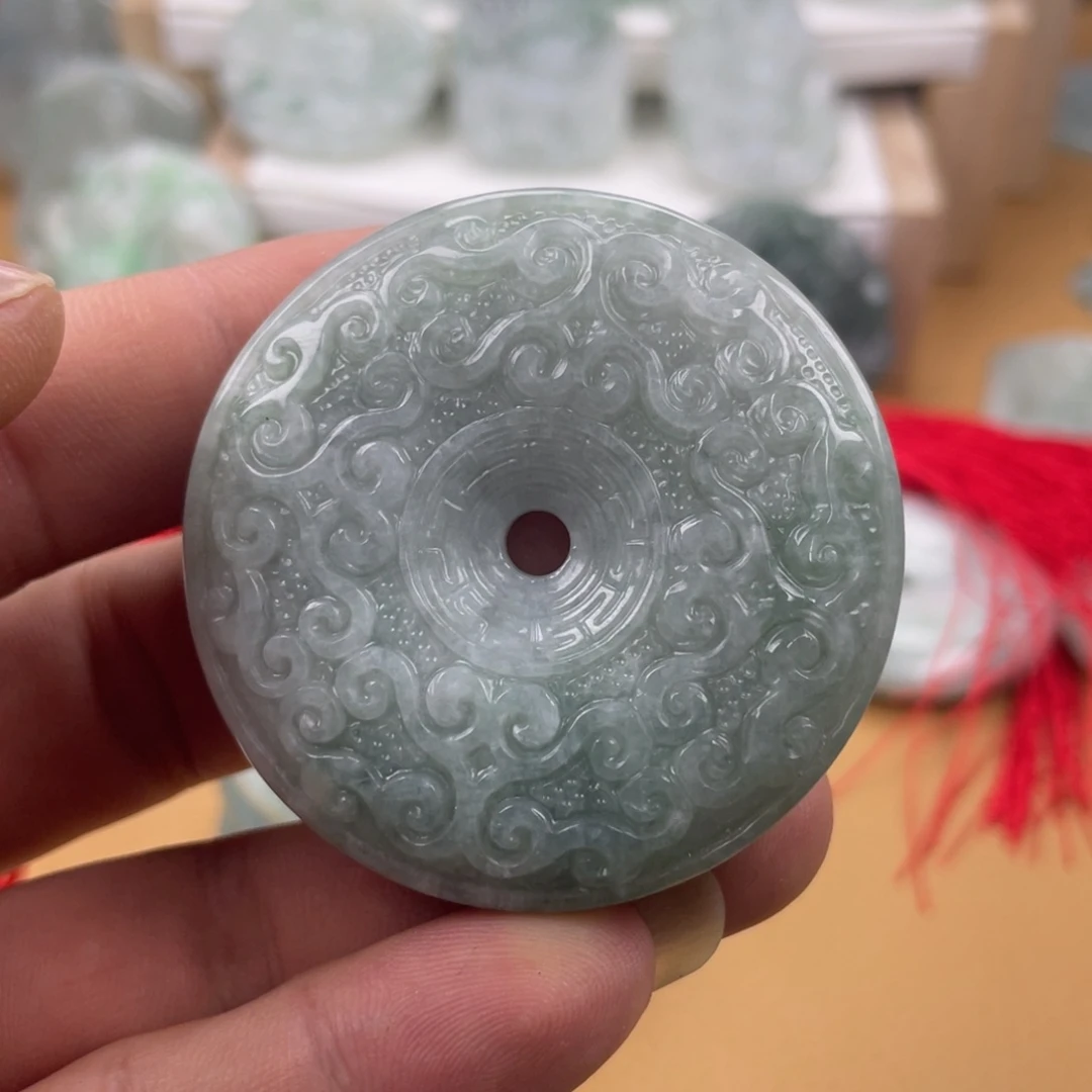 翡翠未镶嵌颈饰花纹