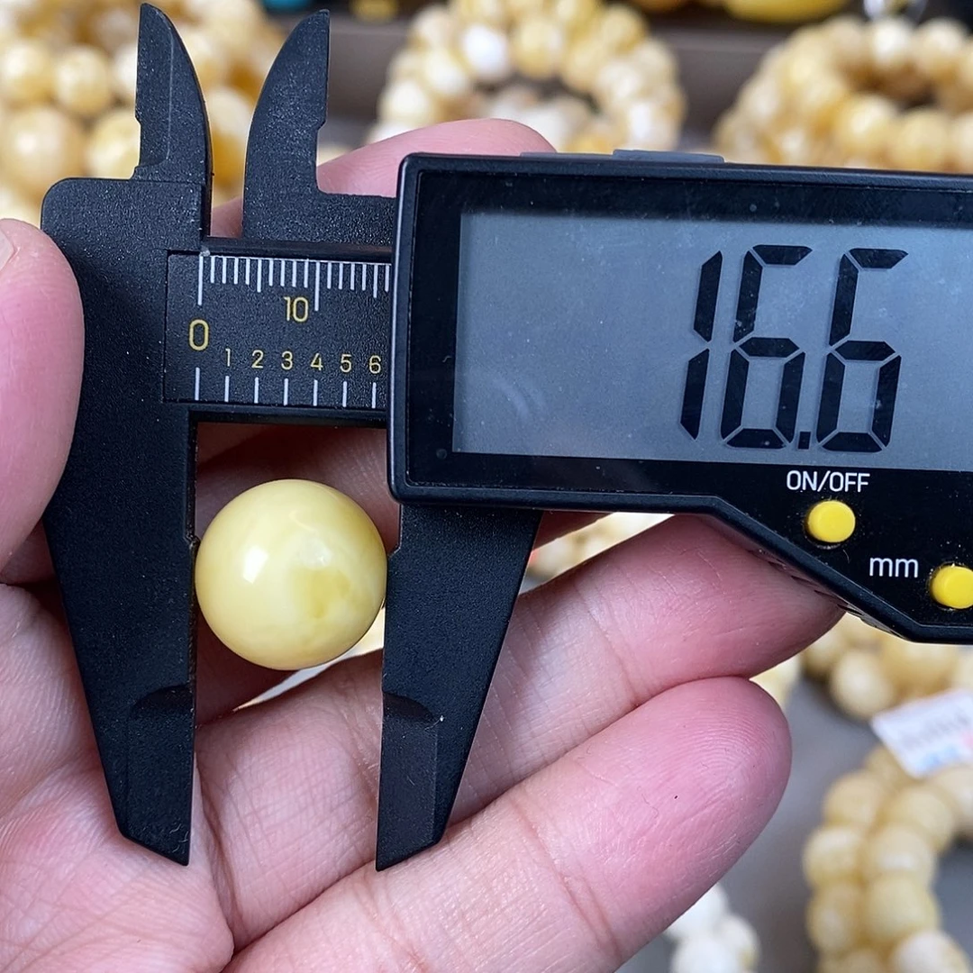 蜜蜡未镶嵌珠宝奇石2.6g